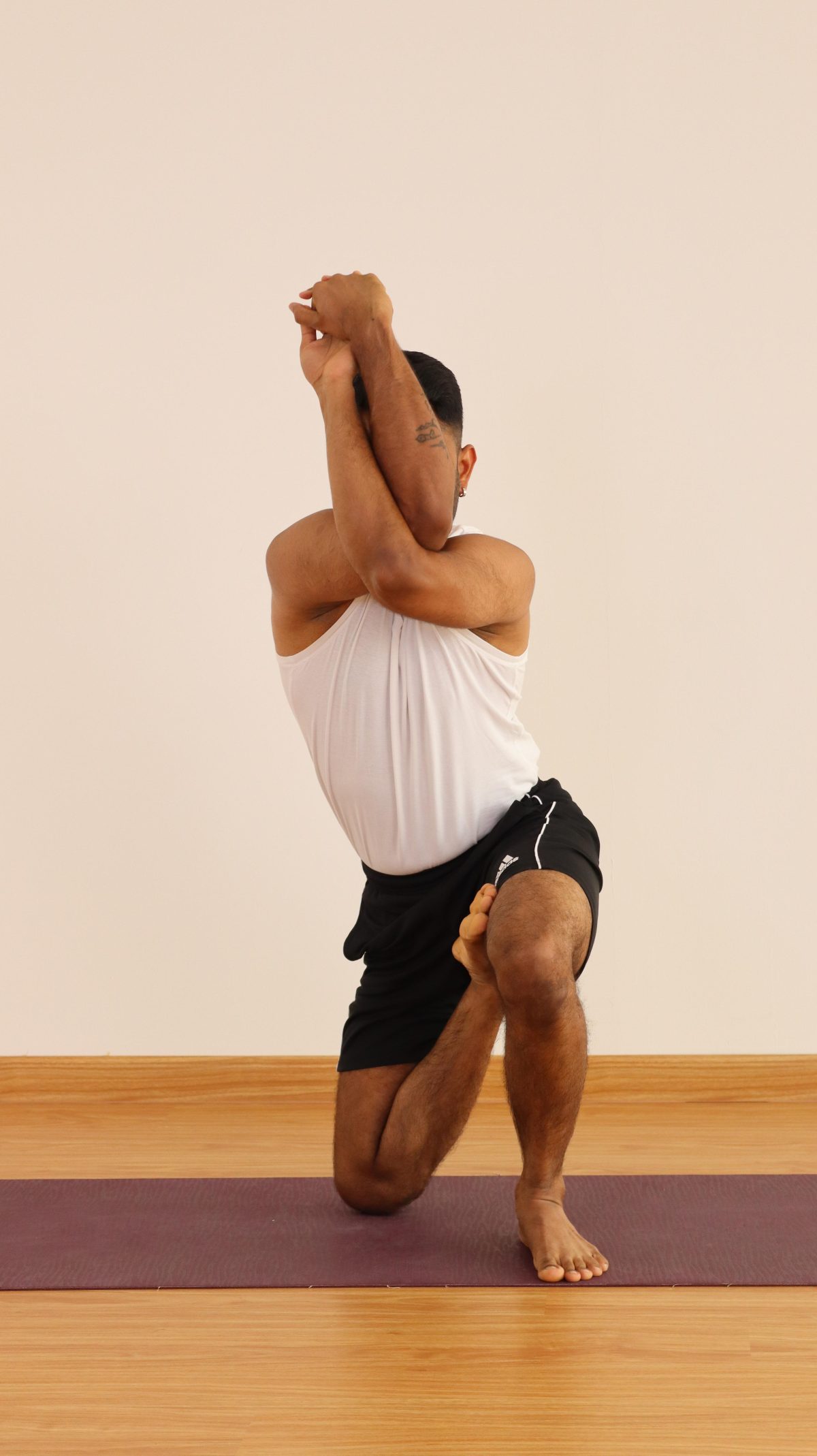 What to Look For in a Comprehensive Yoga Teacher Training Program (Dubai Guide)