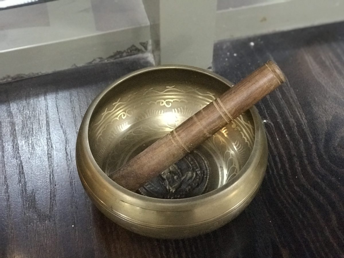Unwind and Recalibrate: How Sound Healing Supports Deep Relaxation and Better Recovery After a Busy Week